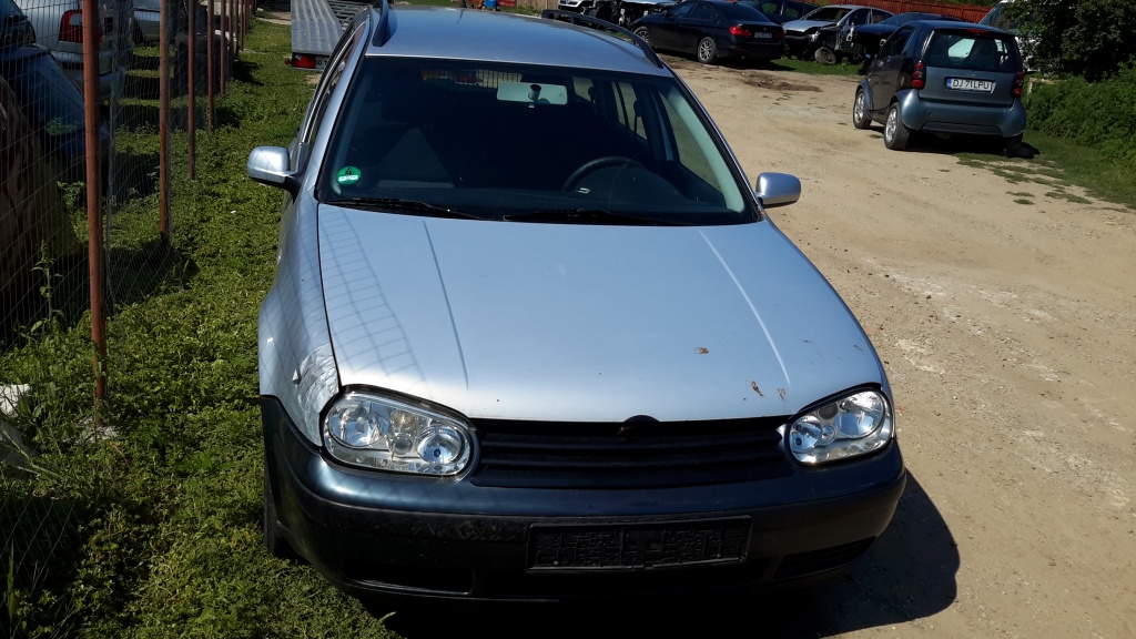 Dezmembrez Volkswagen Golf 4 2002 break 