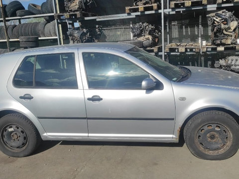 Dezmembrez Volkswagen Golf 4 2002 hatchback 1.6