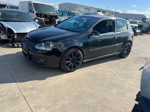 Dezmembrez Volkswagen Golf 5