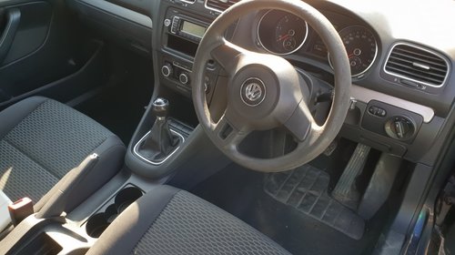 Dezmembrez Volkswagen Golf 6 2010 1.6tdi