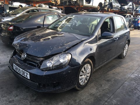 Dezmembrez Volkswagen Golf 6 2010 hatchback 1.4