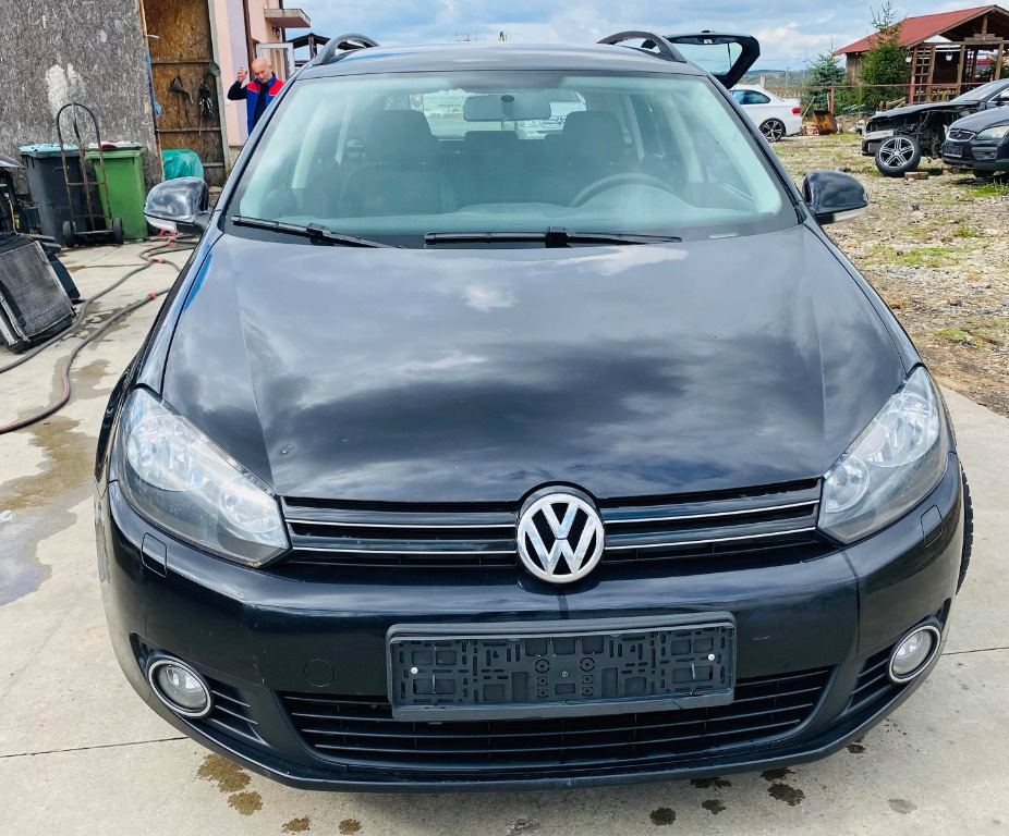 Dezmembrez Volkswagen Golf 6 combi 1.6 diesel