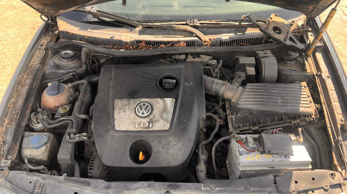 Dezmembrez Volkswagen Golf IV break 1.9 