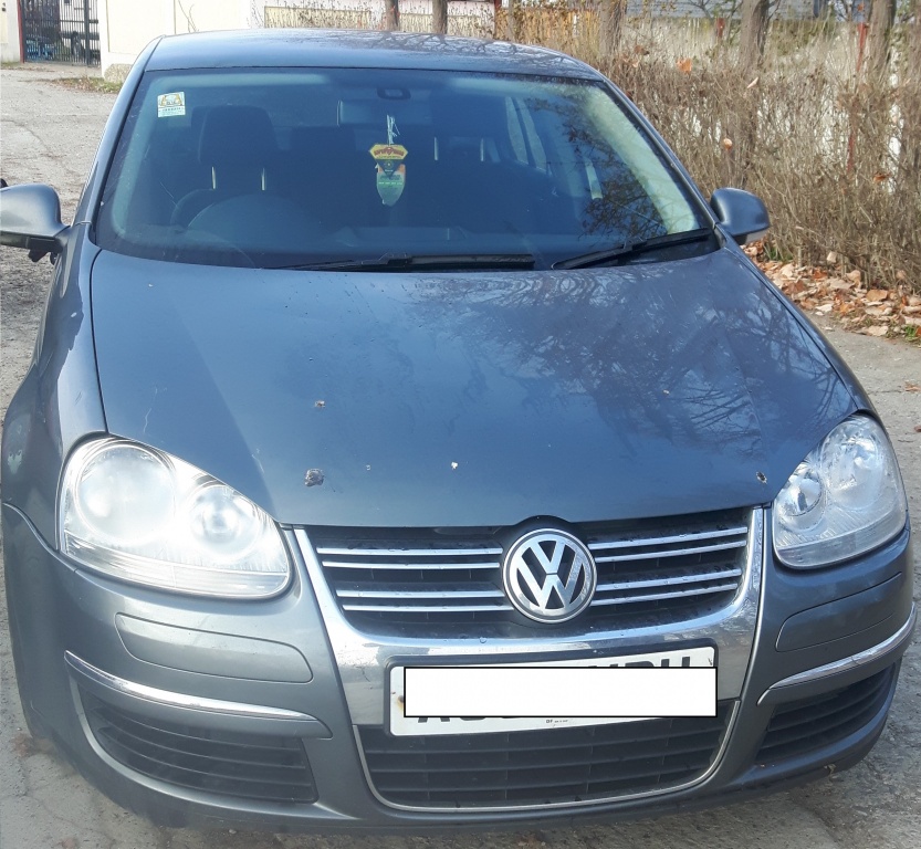 Dezmembrez Volkswagen Jetta 1.9 tdi BXE DSG 2007