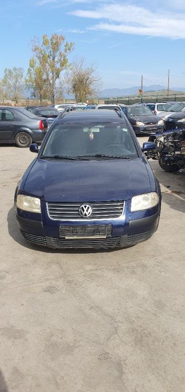 Dezmembrez Volkswagen Passat 5.5 Variant 1.9 tdi cod motor AWX 96kw an 2001