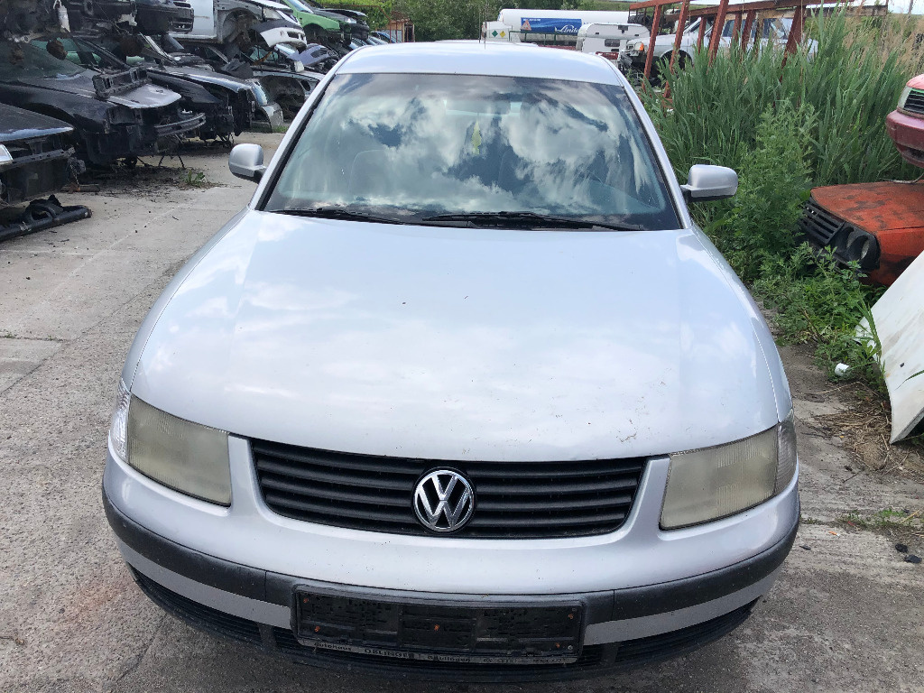 Dezmembrez Volkswagen Passat B5 1.6i AHL