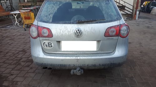 Dezmembrez Volkswagen Passat B6 2.0 Tdi 