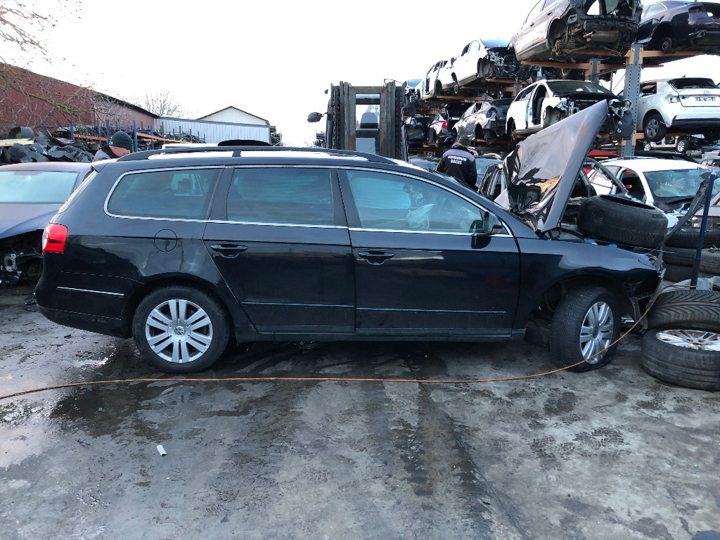 Dezmembrez Volkswagen Passat B6 2007 Combi 2.0 TSI