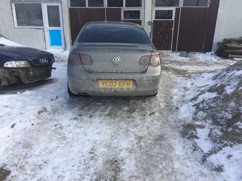 Dezmembrez Volkswagen Passat B6