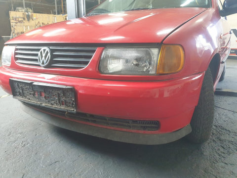 Dezmembrez Volkswagen Polo (6N1) 1.0 B 1999