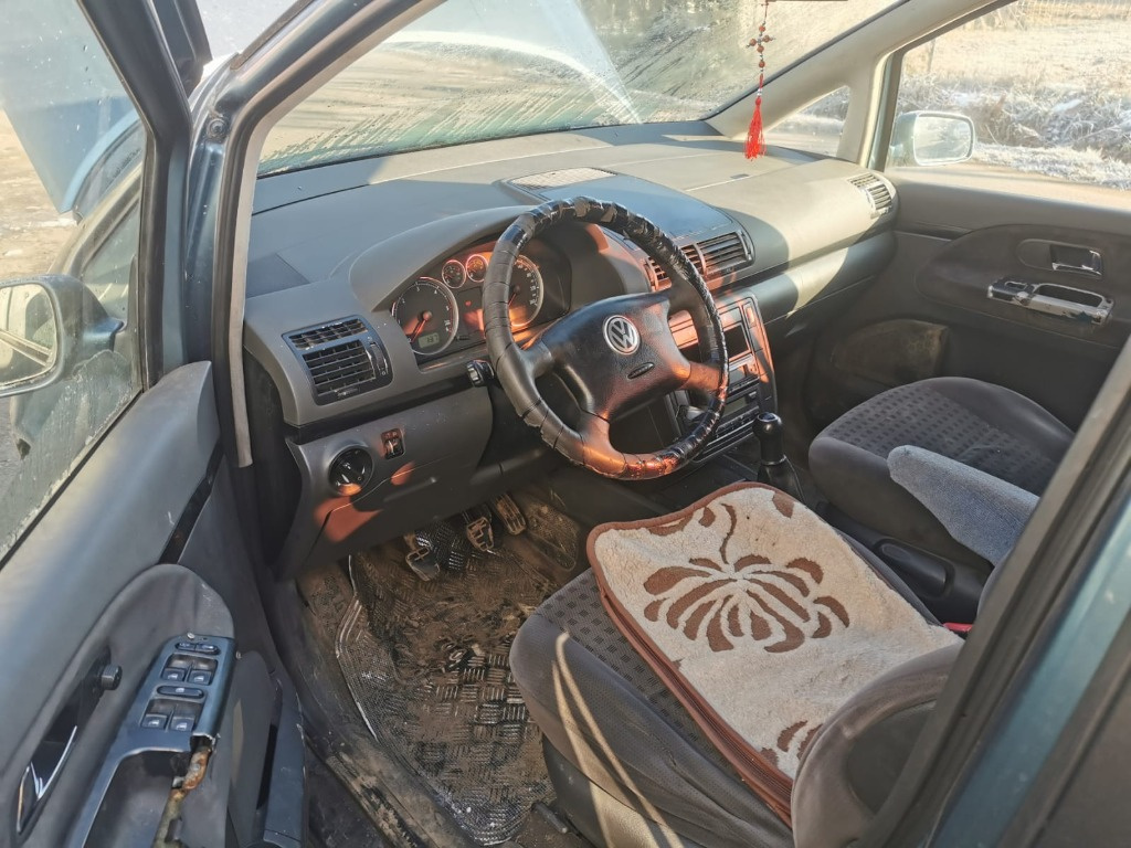 Dezmembrez Volkswagen Sharan 2003 MINIVA
