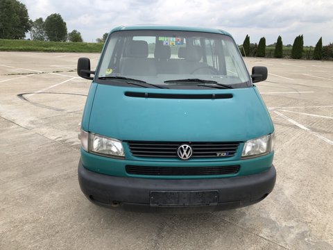 Dezmembrez Volkswagen T4 din 2001, motor 2.5 tdi, 88 CP