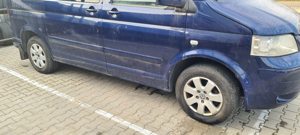 Dezmembrez Volkswagen T5 2007 MULTIVAN 2
