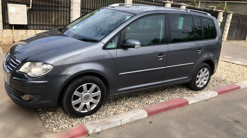 Dezmembrez Volkswagen Touran 2.0BKD cuti