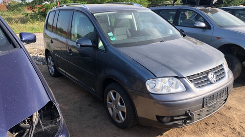 Dezmembrez Volkswagen Touran 2003 Hatchb