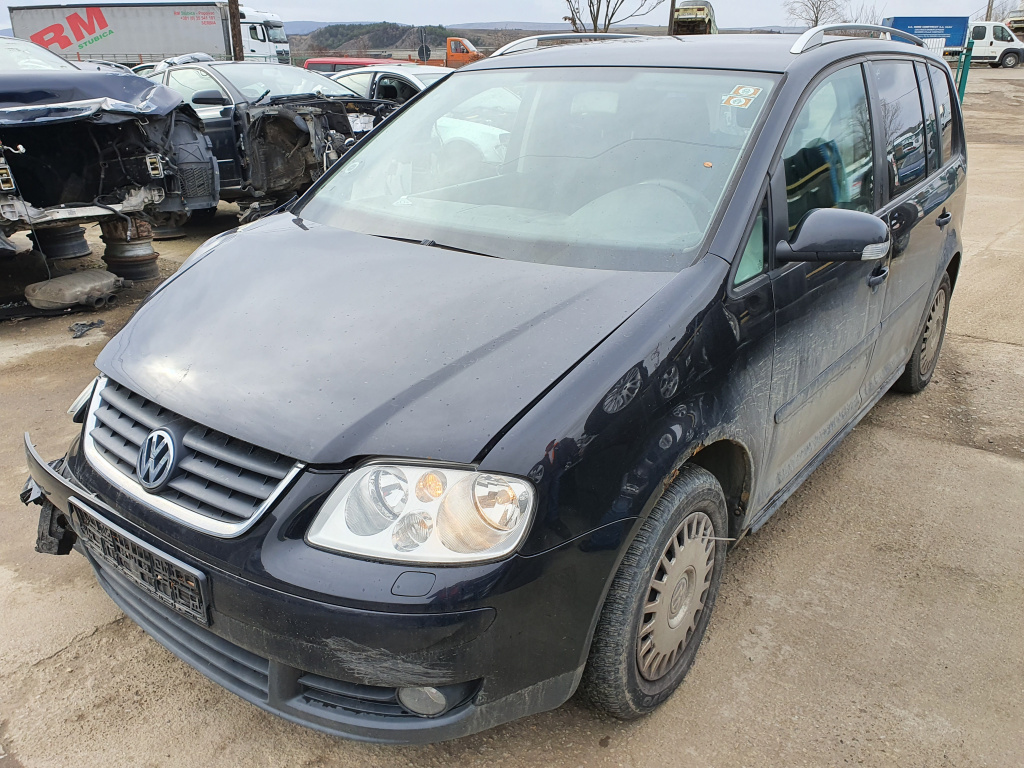 Dezmembrez Volkswagen Touran 2006 2.0tdi DSG