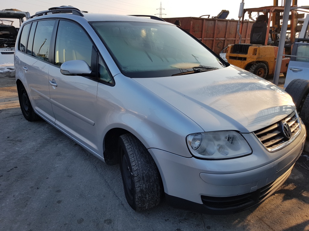 Dezmembrez Volkswagen Touran 2006x 1.9 tdi BKC 6 trepte