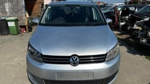 Dezmembrez Volkswagen Touran 2012