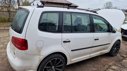 Dezmembrez Volkswagen Touran 2014 family