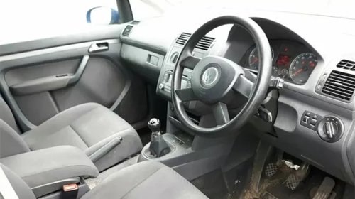 Dezmembrez Volkswagen VW Touran 1.9 TDI