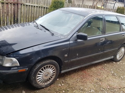 DEZMEMBREZ VOLVO V40 2.0 BENZINA