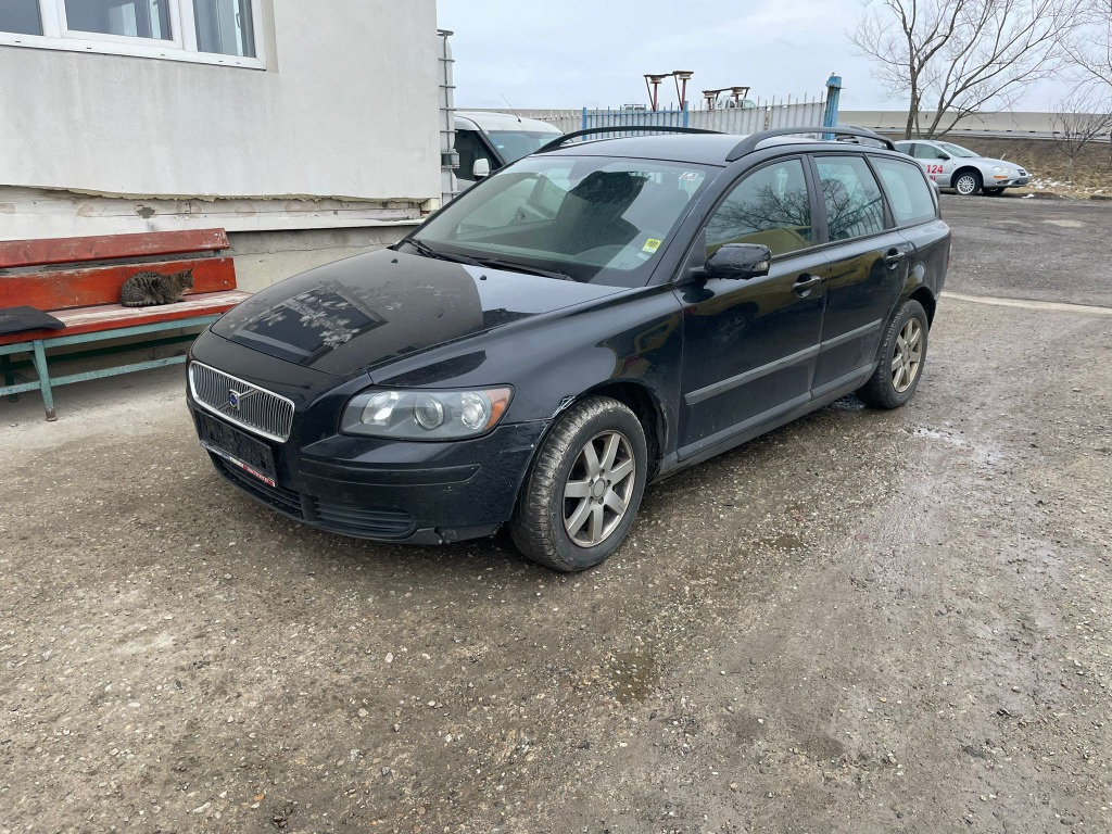 Dezmembrez Volvo V50 2005