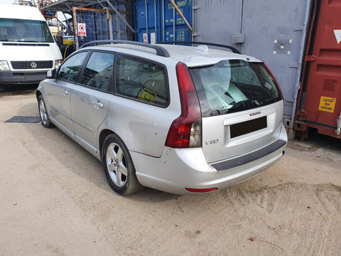 Dezmembrez Volvo V50 (MW) 2004 - Prezent 2.0 D D 4204 T ( CP: 136, KW: 100, CCM: 1998 ) Motorina