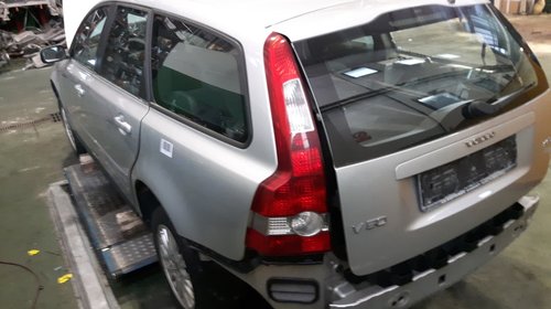 Dezmembrez volvo v50