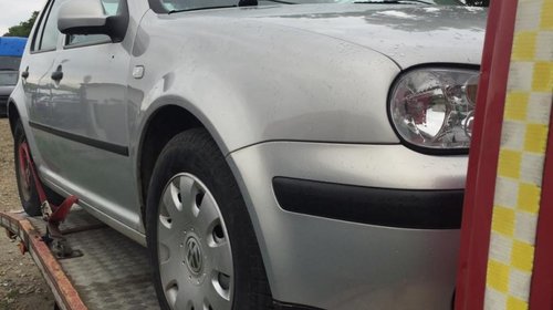 Dezmembrez vw golf 4