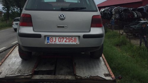 Dezmembrez vw golf 4