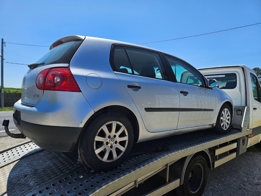 Dezmembrez Vw Golf 5 1.9 TDI 105cp cod BKC cutie manuala 5+1