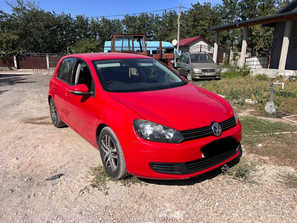 Dezmembrez VW Golf 6 1.6 tdi CAYC