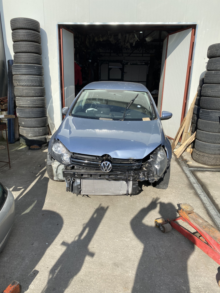 Dezmembrez vw golf 6 din 2012 motor 1.6 tdi