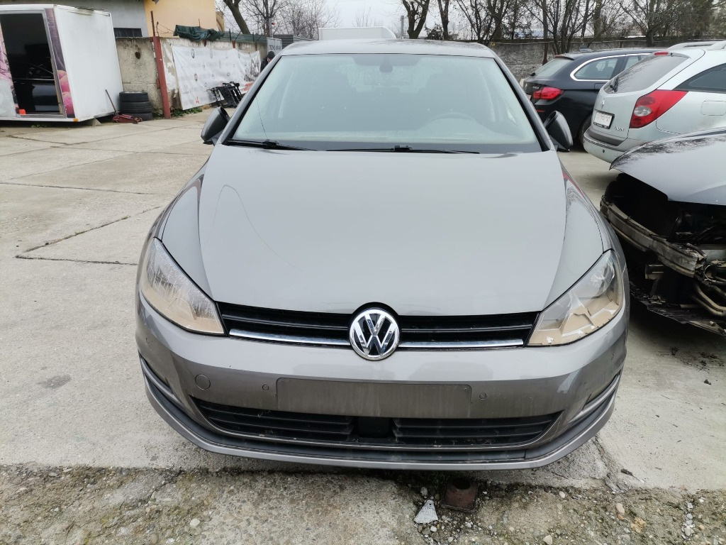 Dezmembrez VW Golf 7 2015 Motor 1.2 TSI CYVA