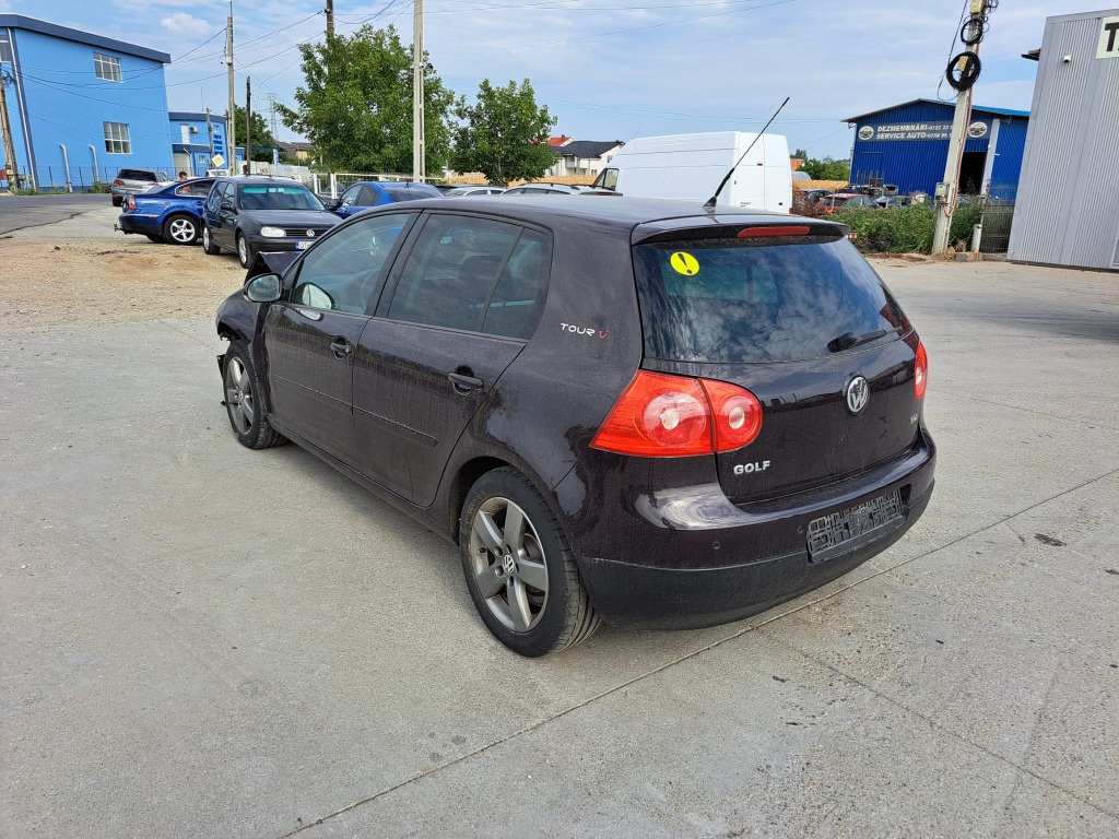 Dezmembrez VW Golf V 1.9 TDI BLS cutie m