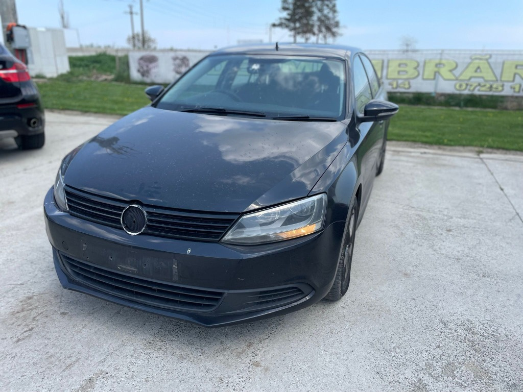 DEZMEMBREZ VW JETTA 2012 1.6 TDI CAYC