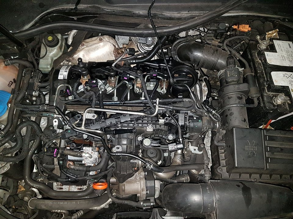 Dezmembrez vw jetta III 1.6 tdi cayc cut