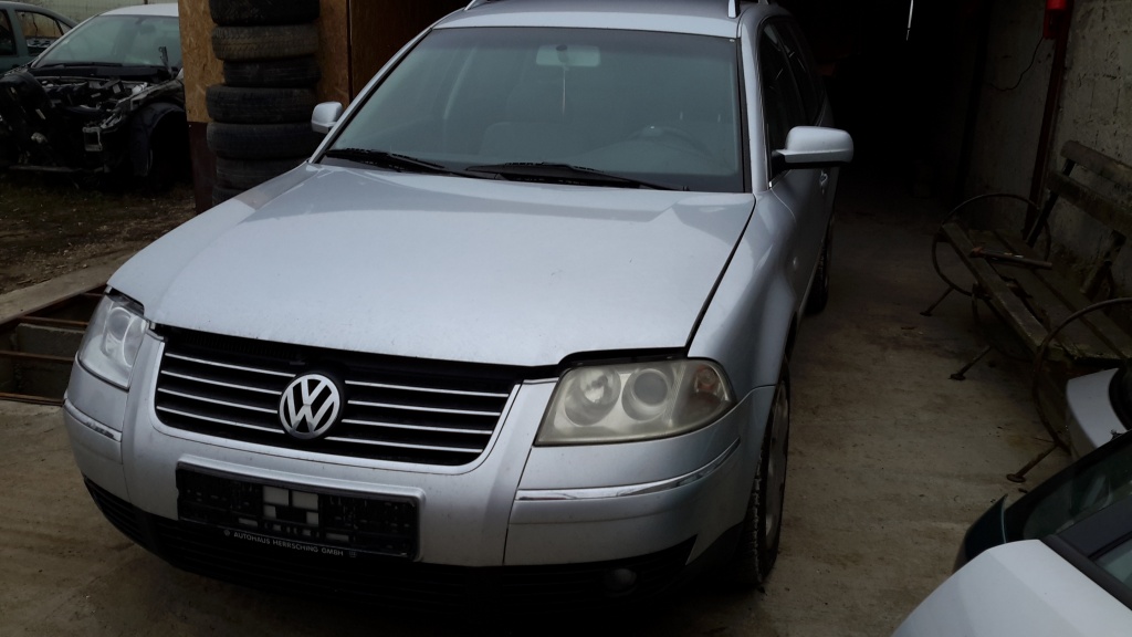 Dezmembrez Vw Passat b5 2.5 tdi, an 2001, cutie automata.