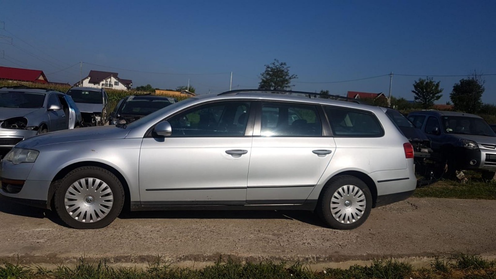 Dezmembrez VW Passat B6 2005 COMBI 2.0