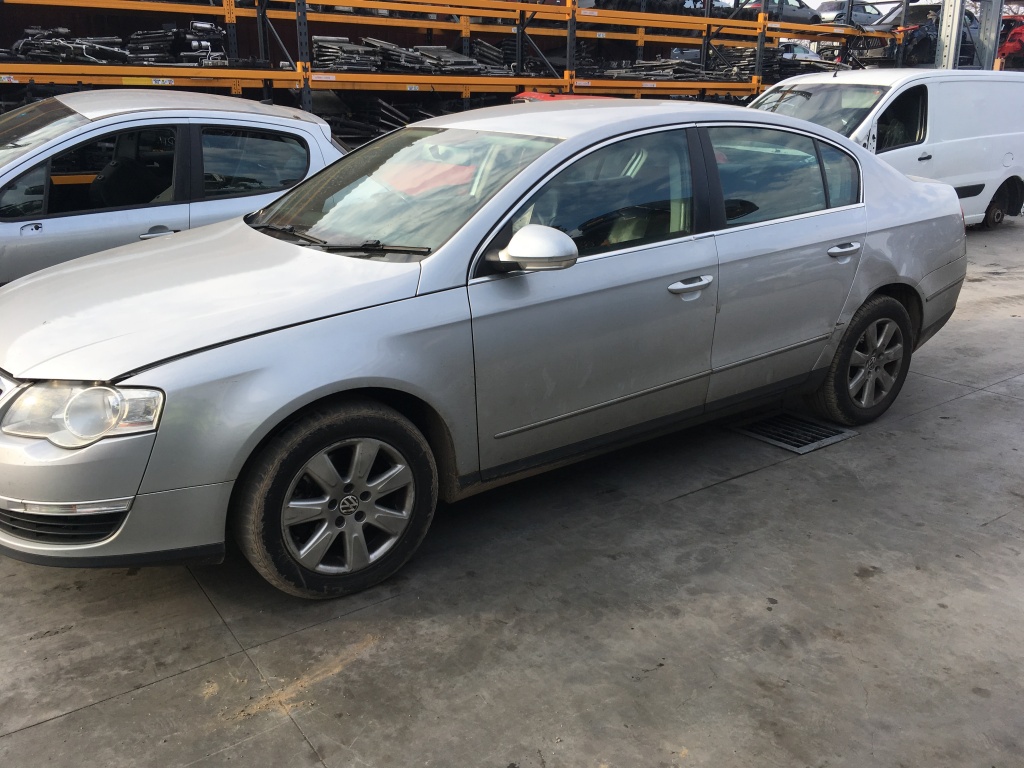 Dezmembrez VW Passat B6 2007 LIMUZINA 2.
