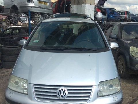 Dezmembrez VW Sharan 1.9 TDI an 2004 Automata