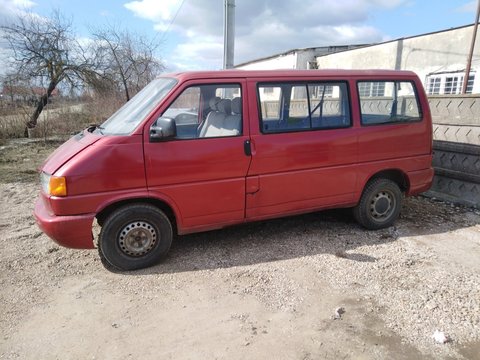 Dezmembrez VW T4 motor 2.4 Classic