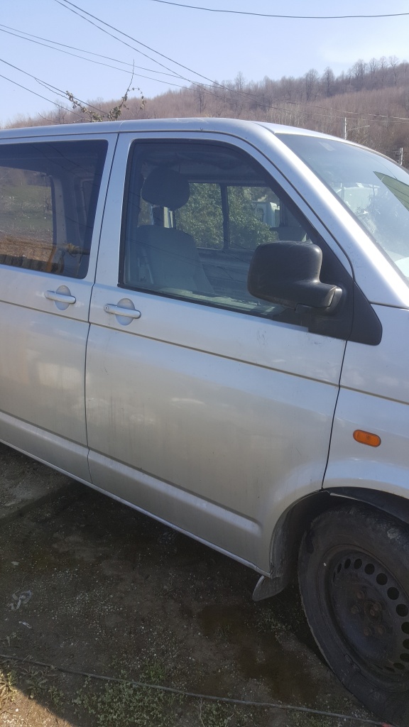 Dezmembrez vw t5 2006 1.9 diesel