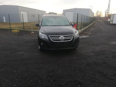 Dezmembrez VW Tiguan 4x4 2.0 TDI 170 cai motor CBB