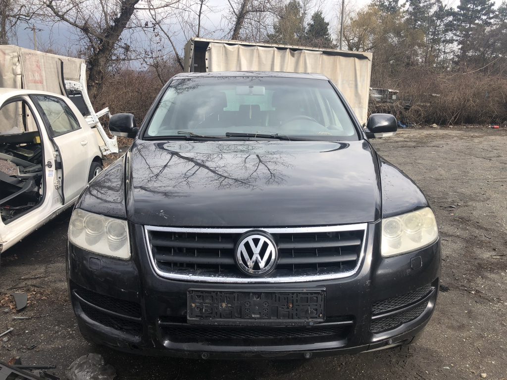 Dezmembrez VW Touareg 2.5 TDI 174 Cp an 2005 BAC