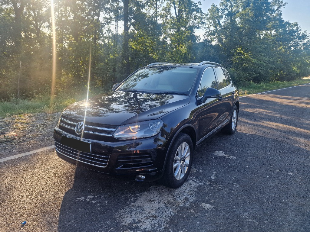 Dezmembrez Vw Touareg 3.0 diesel 2011 CRC