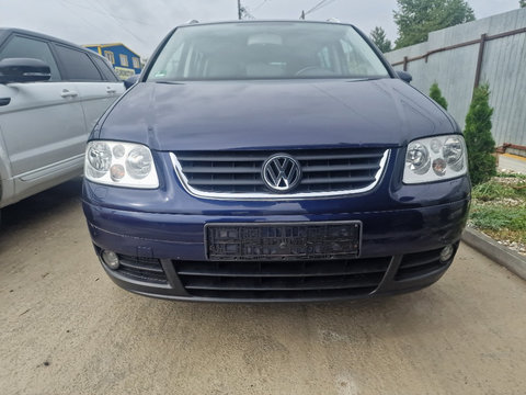 Dezmembrez VW Touran 2.0 FSI cod motor AXW 110 KW an 2005