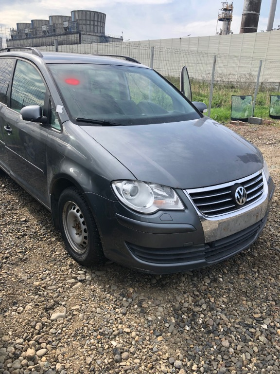 Dezmembrez Vw Touran 2008 1.9,tdi tip Bl
