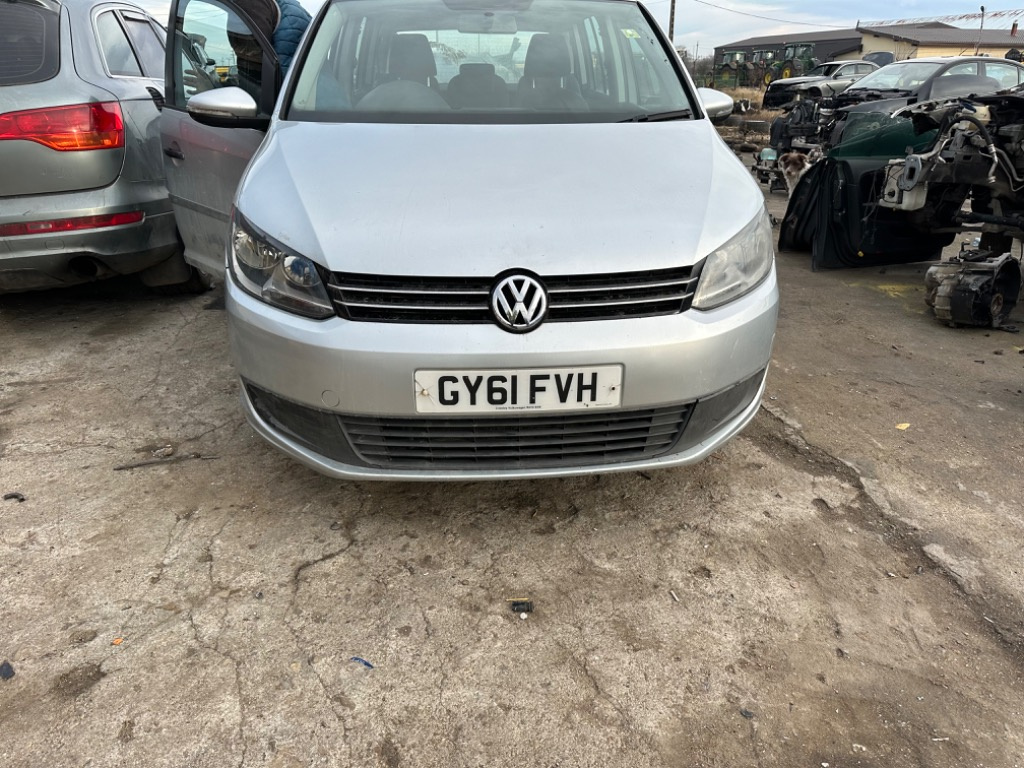 Dezmembrez vw touran 2014 automat