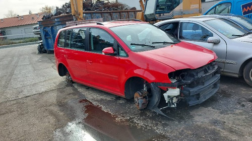 Dezmembrez VW Touran an 2004-2006